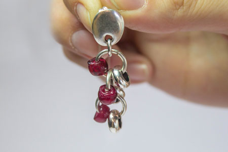 pendientes-largos-zamak--anillas-y-donut-de-colores