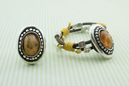anillo-y-pulsera-de-zamak-y-cuero