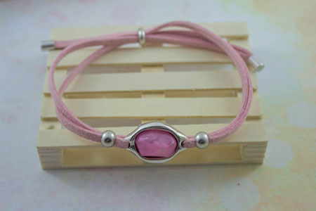 pulsera-con-piedra-para-lucha-contra-el-cancer-de-mama
