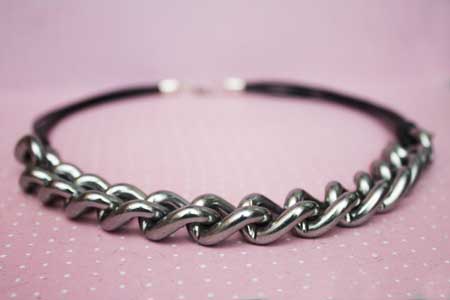 collar-cadena-con-cuero-la-fermina
