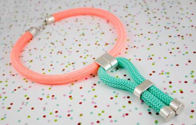 Este verano luce collares de paracord