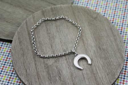 pulsera-charm-doble-cuerno-doble-zamak-plata-abalorios-bisuteria-la-fermina