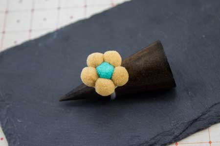 anillo--pompones-redondos-la-fermina-abalorios-zamak-plata-bisuteria-3