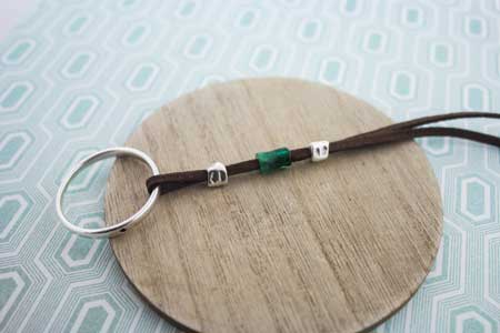 collar-cuelgagafas-de-mama-la-fermina-abalorios-zamak-plata-bisuteria-2