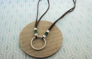 Collar círculo cuelga gafas