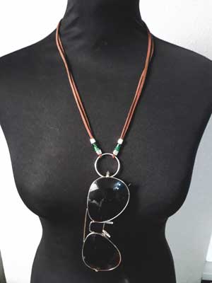 collar circulo cuelga gafas