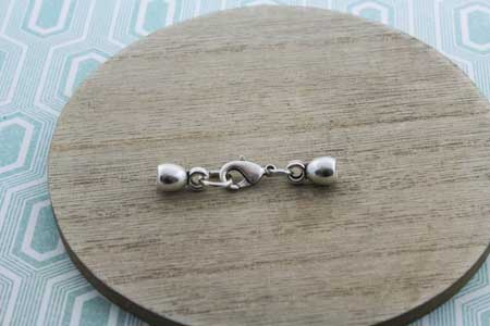 collar-cuelgagafas-de-mama-la-fermina-abalorios-zamak-plata-bisuteria-cierre