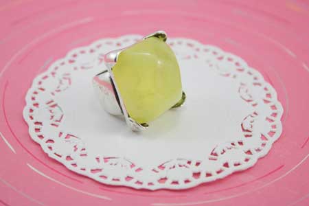 anillo-de-zamak-cuadrado-ajustable-con-resina-de-color-la-fermina-abalorios-bisuteria