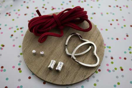 llavero-dúo-parejas-san-valentin-la-fermina-abalorios-zamak-plata-bisuteria-materiales-corazon