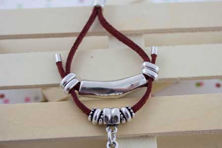 collar-etnico-antelina-charm-gota-doble-luna-la-fermina-abalorios-zamak-plata-bisuteria-estructura-2