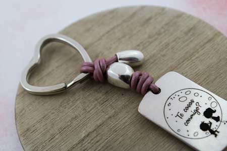 llavero-casate-conmigo-la-fermina-abalorios-zamak-plata-bisuteria