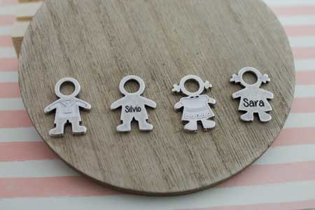 charm-niños-comunión-grabados-la-fermina-abalorios-zamak-plata-bisuteria