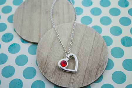 collar-corazon-swarovski-la-fermina-abalorios-plata-zamak-bisuteria-rojo