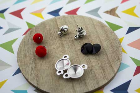 materiales-pendientes-entrepieza-pompon-rojo-la-fermina-abalorios-plata-zamak-bisuteria-negros