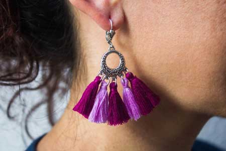 pendientes-con-pompones-la-fermina-abalorios-zamak-plata-bisuteria-4