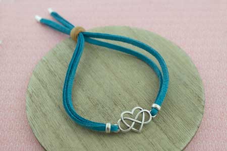 pulsera-corazon-infinito-la-fermina-abalorios-zamak-plata-bisuteria-grabados-personalizados