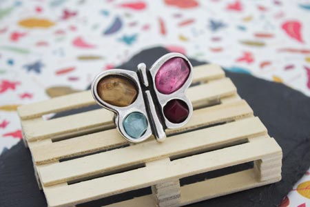 anillo-zamak-marisposa-ajustable-con-resinas-la-fermina-abalorios-plata-bisuteria-grabados-personalizados-3