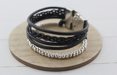 Pulsera de cuero en tiras y bolas de zamak