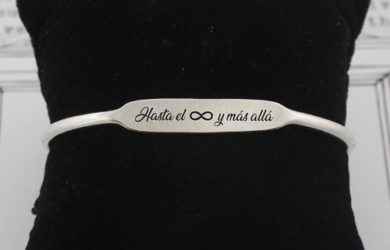 Brazaletes con Grabado Personalizado para el Día de la Madre